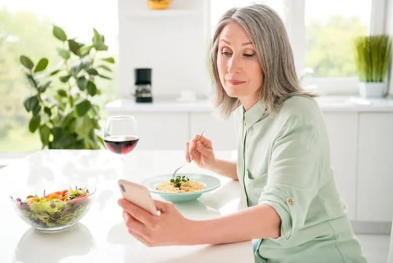 Dieta lekkostrawna dla seniora - przykładowe menu i przepisy na lekkostrawne dania dla osoby starszej