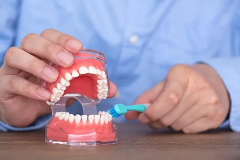Mycie zębów – jak często i jak długo szczotkować zęby?