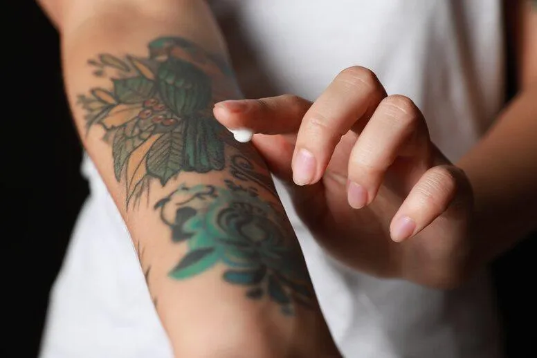 Jak dbać o tatuaż? Pielęgnacja tatuażu krok po kroku