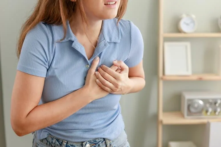 Bolące sutki przy karmieniu – sposoby na ból brodawek podczas karmienia piersią