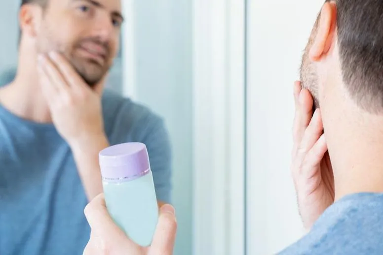 Podrażnienia po goleniu u mężczyzn – jakie są przyczyny i jak je załagodzić?