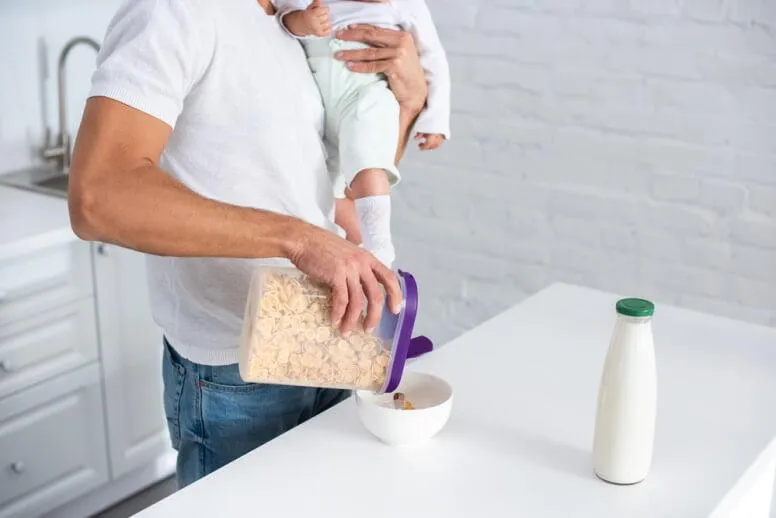 Rozszerzanie diety niemowlaka – sprawdź, jak to zrobić krok po kroku!