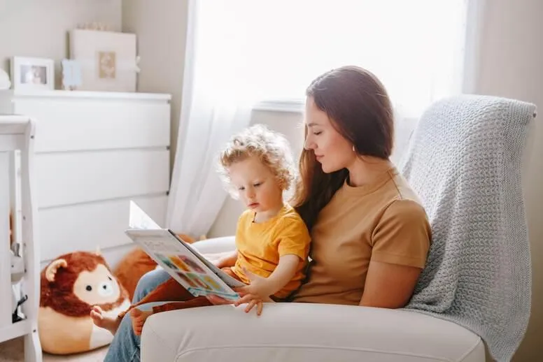 Jak zachęcić dzieci do czytania? Sposoby motywowania dziecka do czytania książek